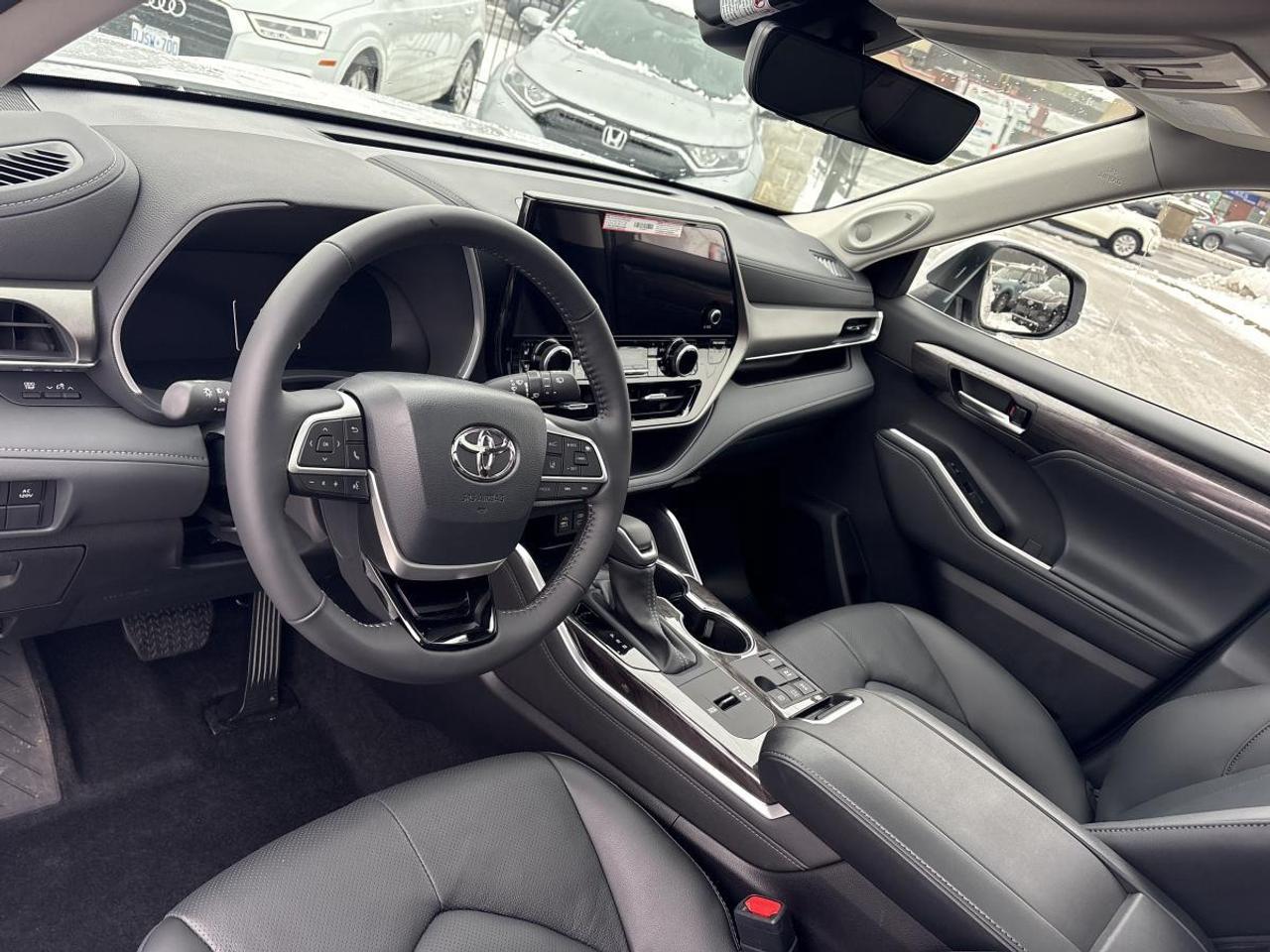 2026 Toyota Highlander Hybrid Limited Fully Loaded! Photo