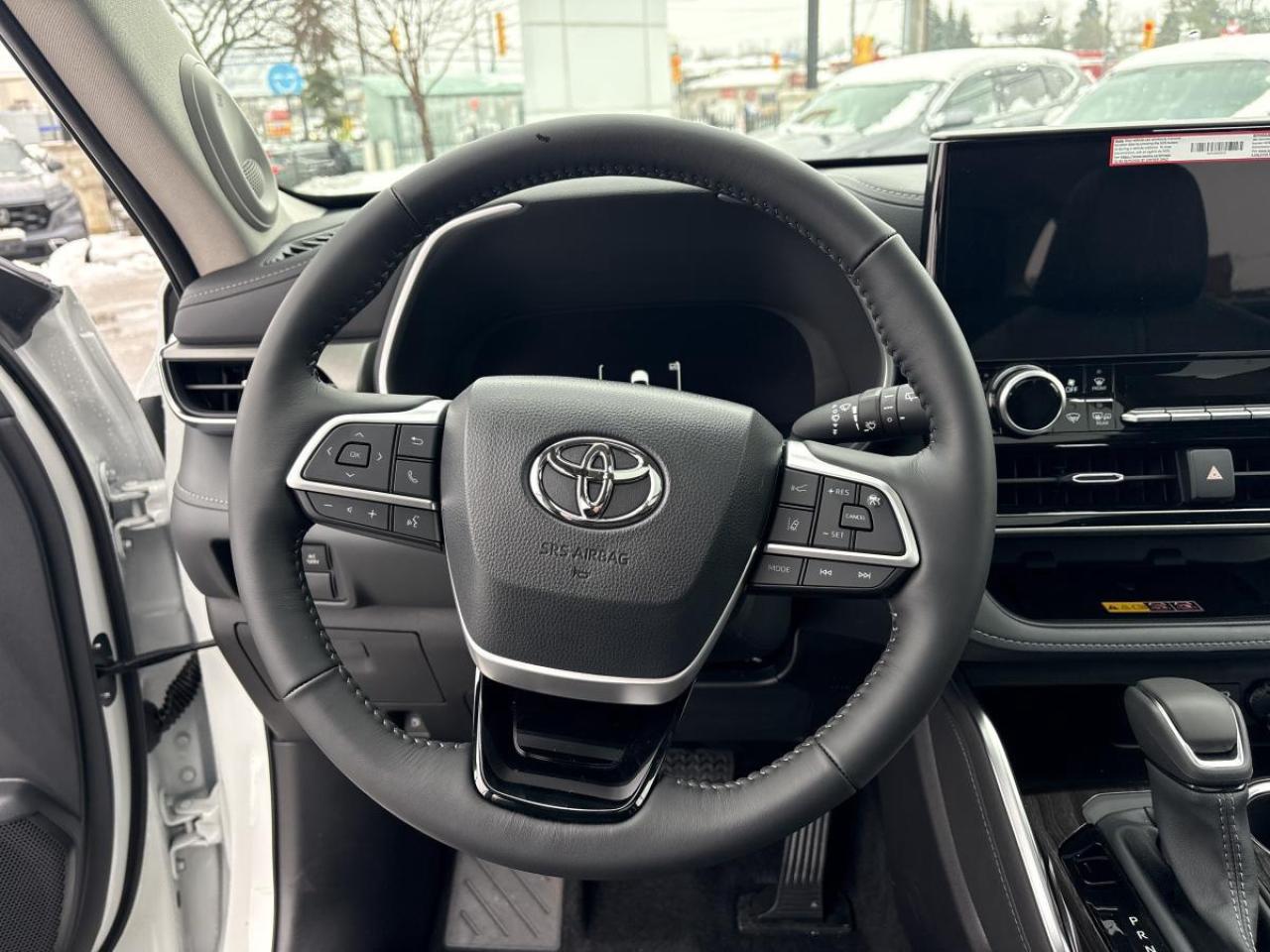 2026 Toyota Highlander Hybrid Limited Fully Loaded! Photo