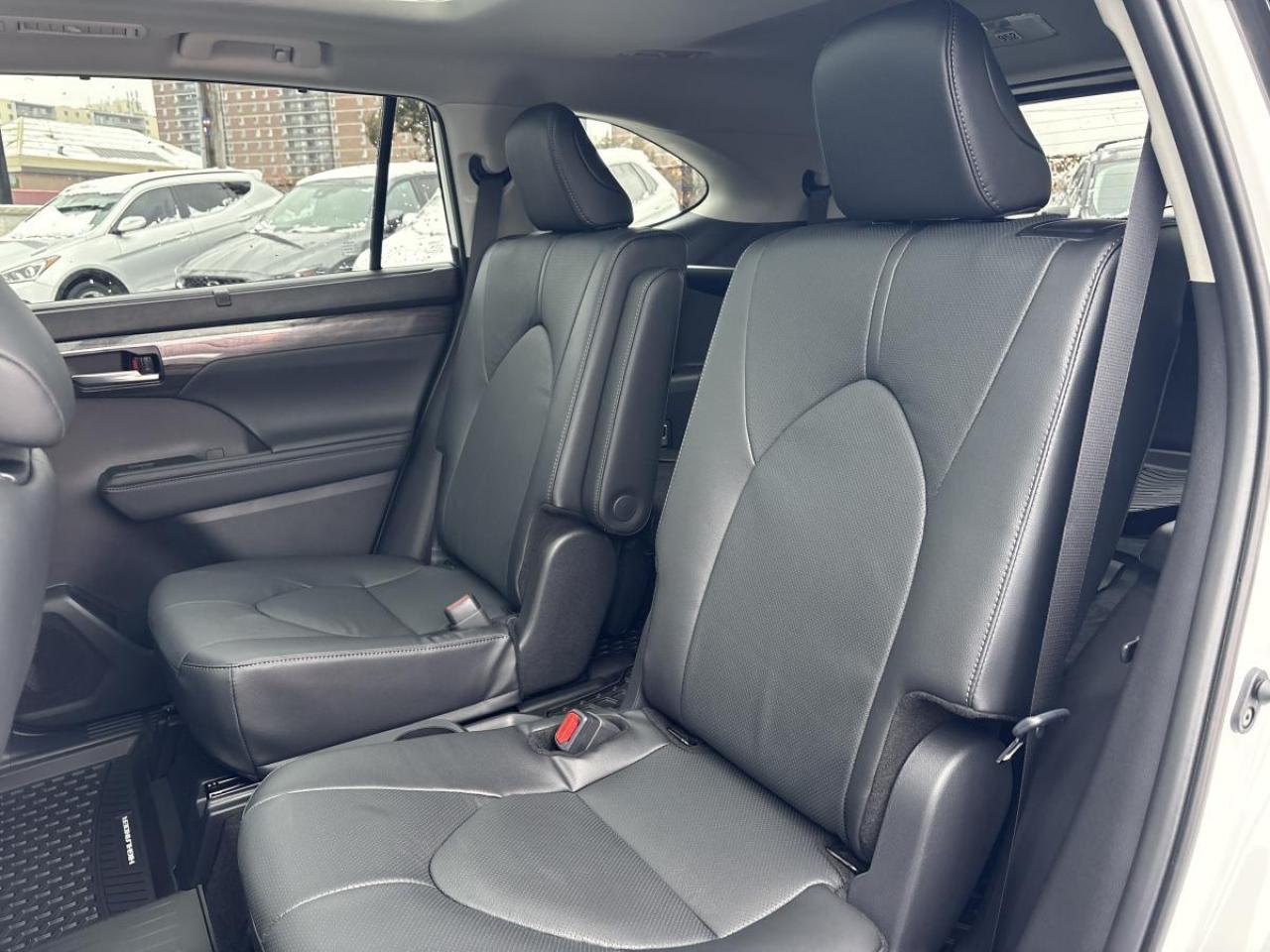 2026 Toyota Highlander Hybrid Limited Fully Loaded! Photo