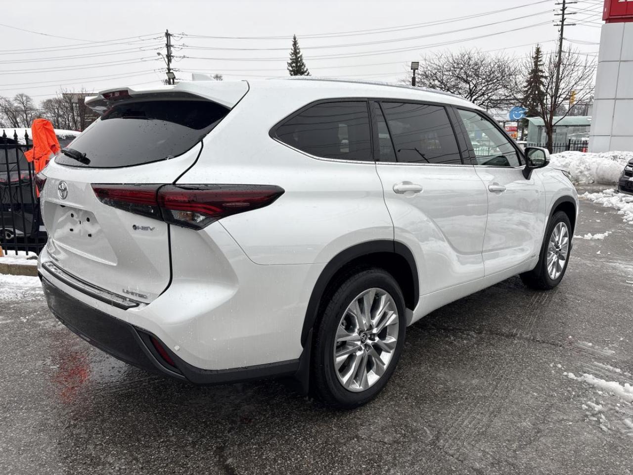 2026 Toyota Highlander Hybrid Limited Fully Loaded! Photo