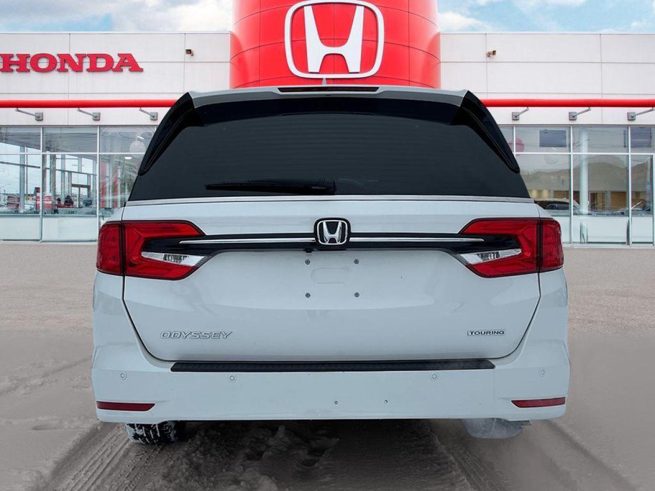 2024 Honda Odyssey Touring Photo4