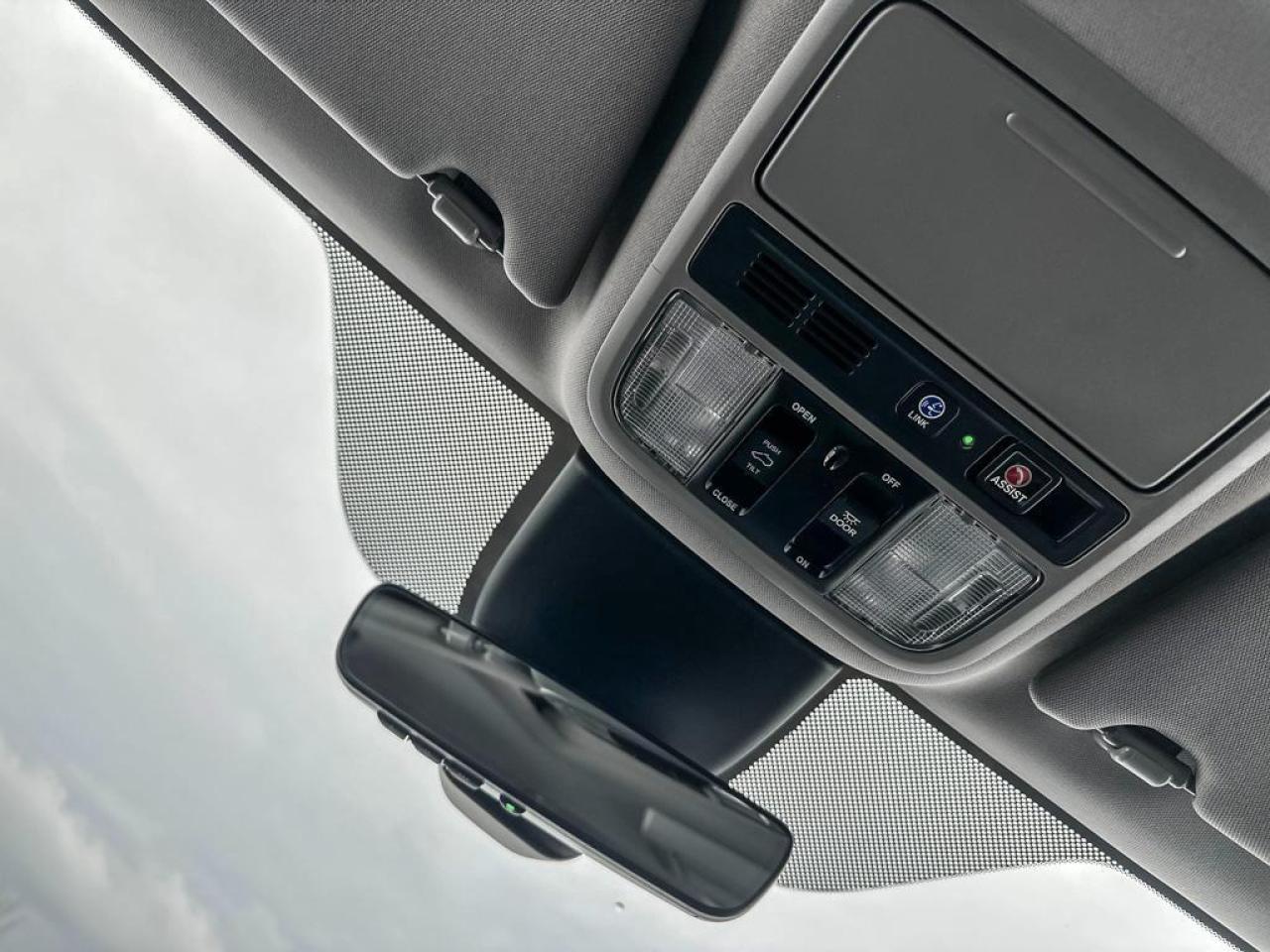 2024 Honda Odyssey Touring Photo