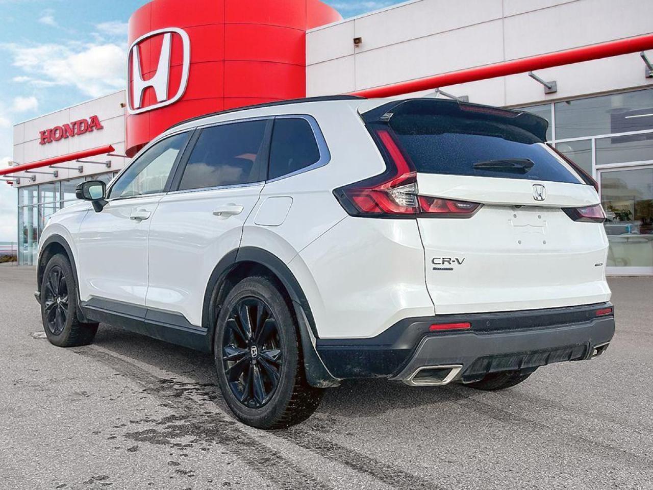 2023 Honda CR-V Hybrid Touring Photo3