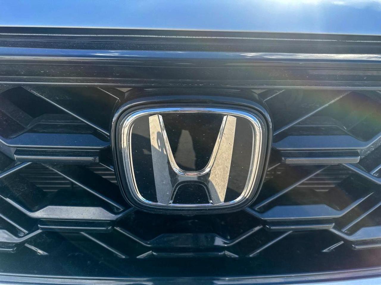 2023 Honda CR-V Hybrid Touring Photo