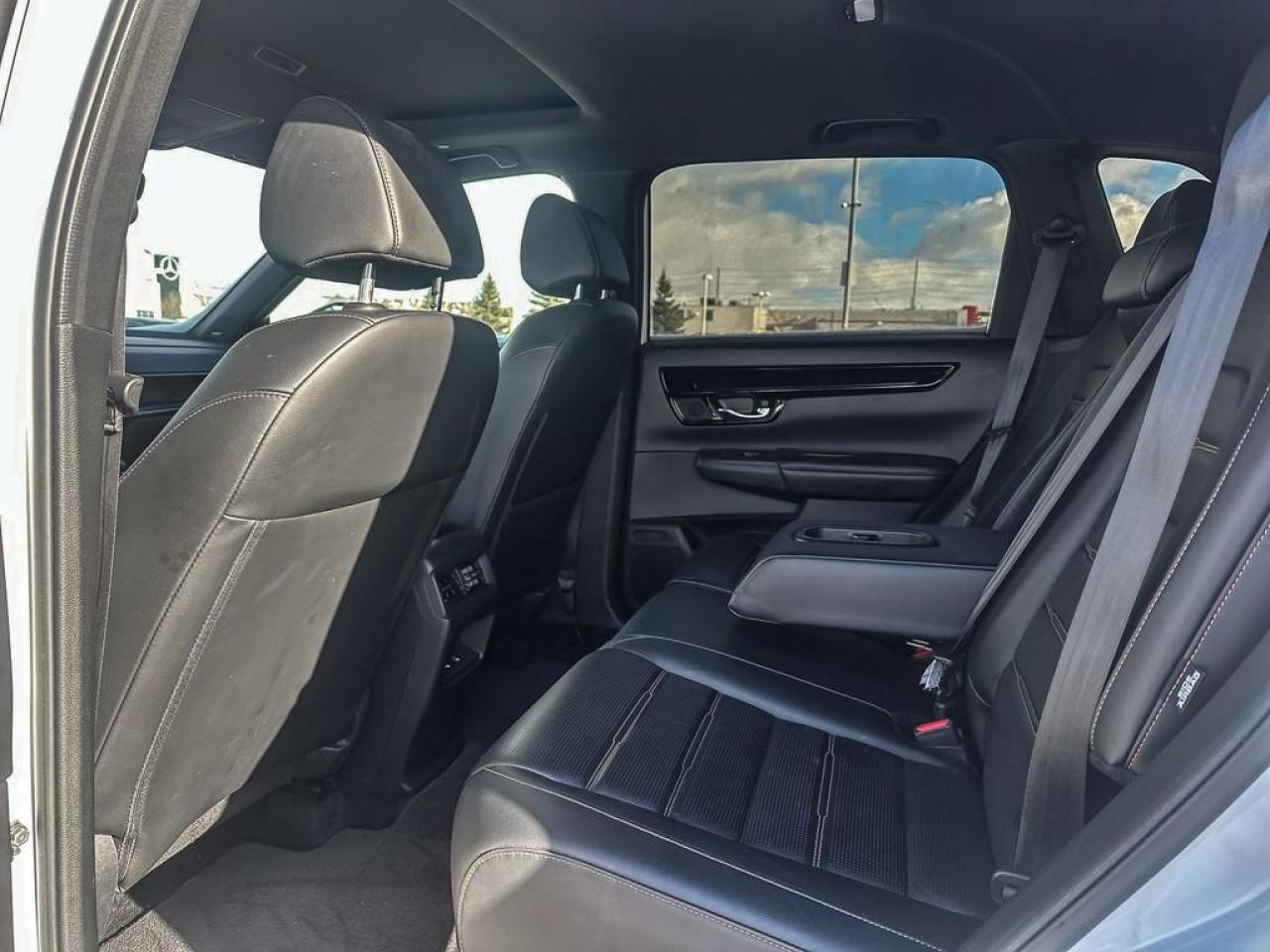 2023 Honda CR-V Hybrid Touring Photo