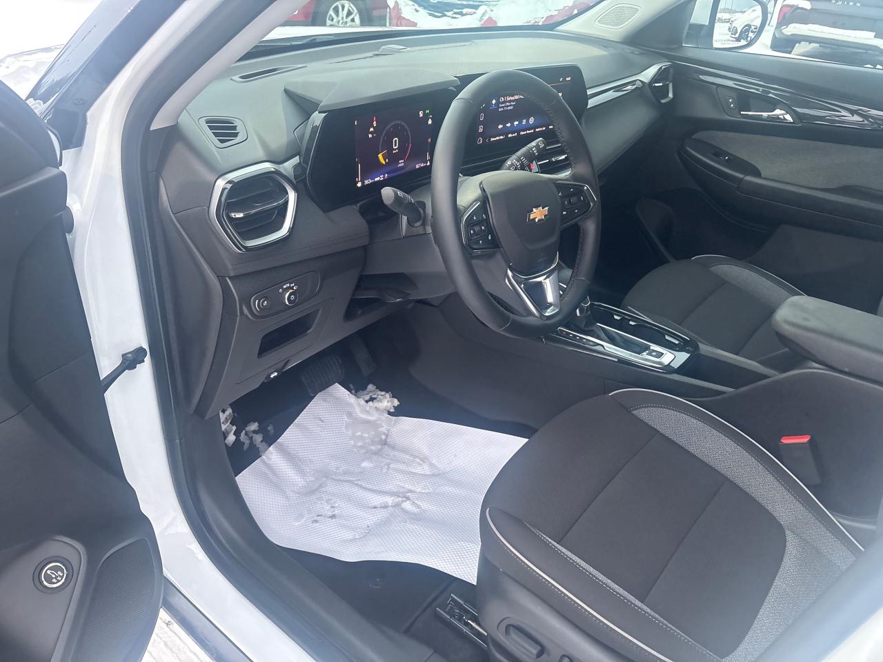 2025 Chevrolet TrailBlazer LT AWD + Conv Pkg + Former Rental + Low Kms Photo