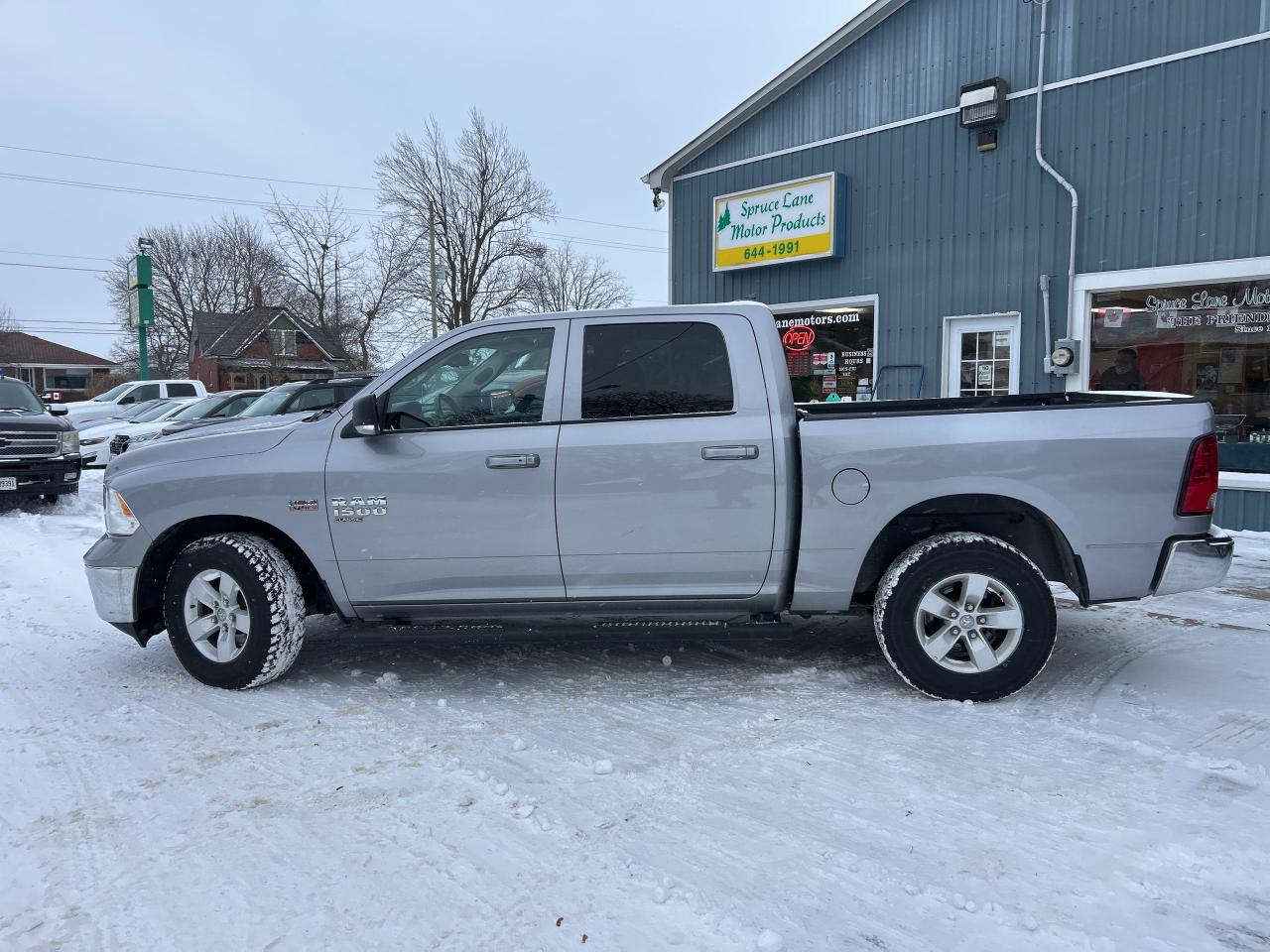 2022 RAM 1500 Classic SLT Plus  ** LUXURY & TECH  GROUP ** Photo