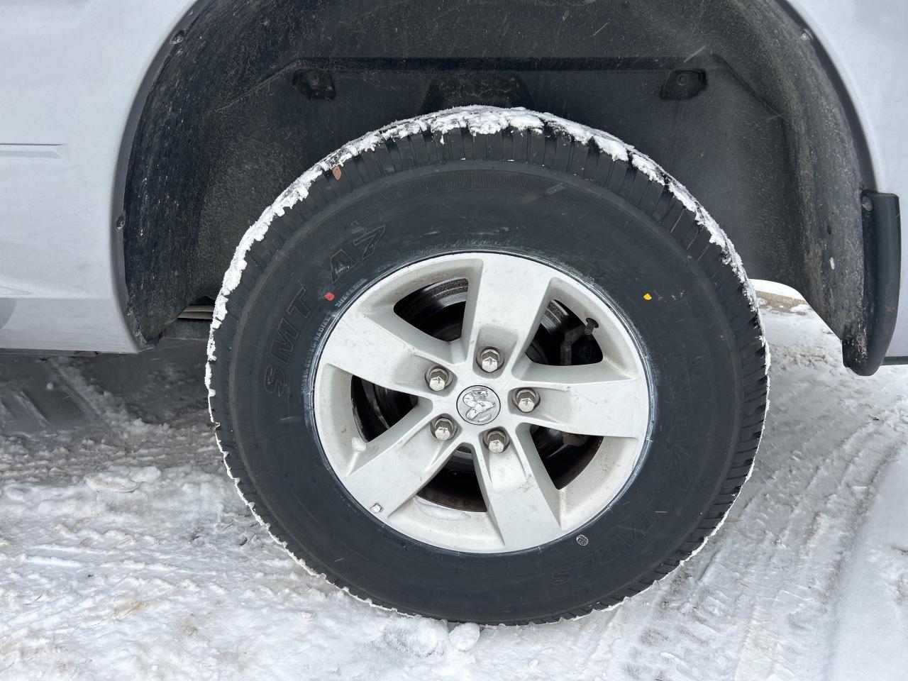 2022 RAM 1500 Classic SLT Plus  ** LUXURY & TECH  GROUP ** Photo