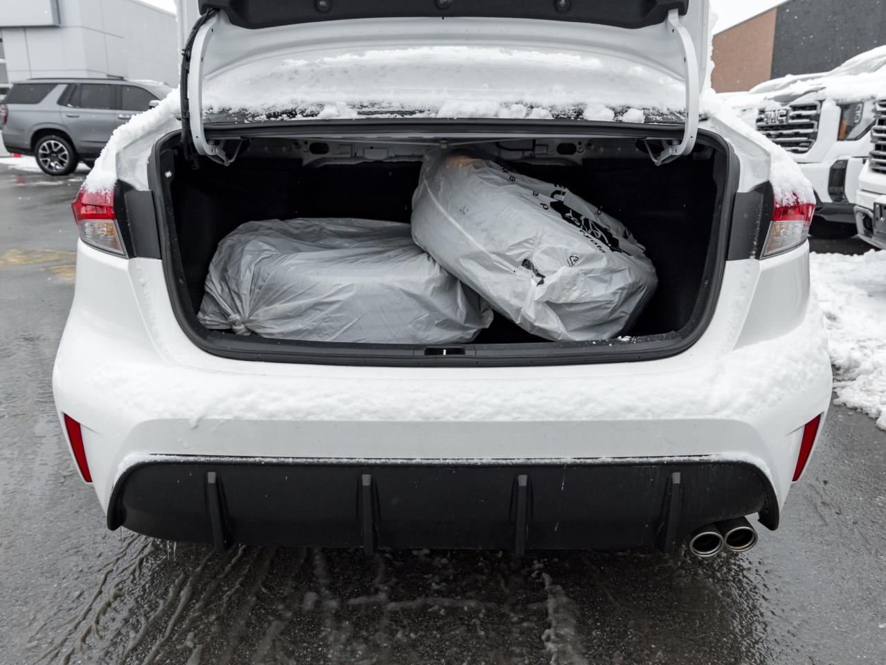 2024 Toyota Corolla L CVT   Winter tires   Local trade   Clean Carfax Photo