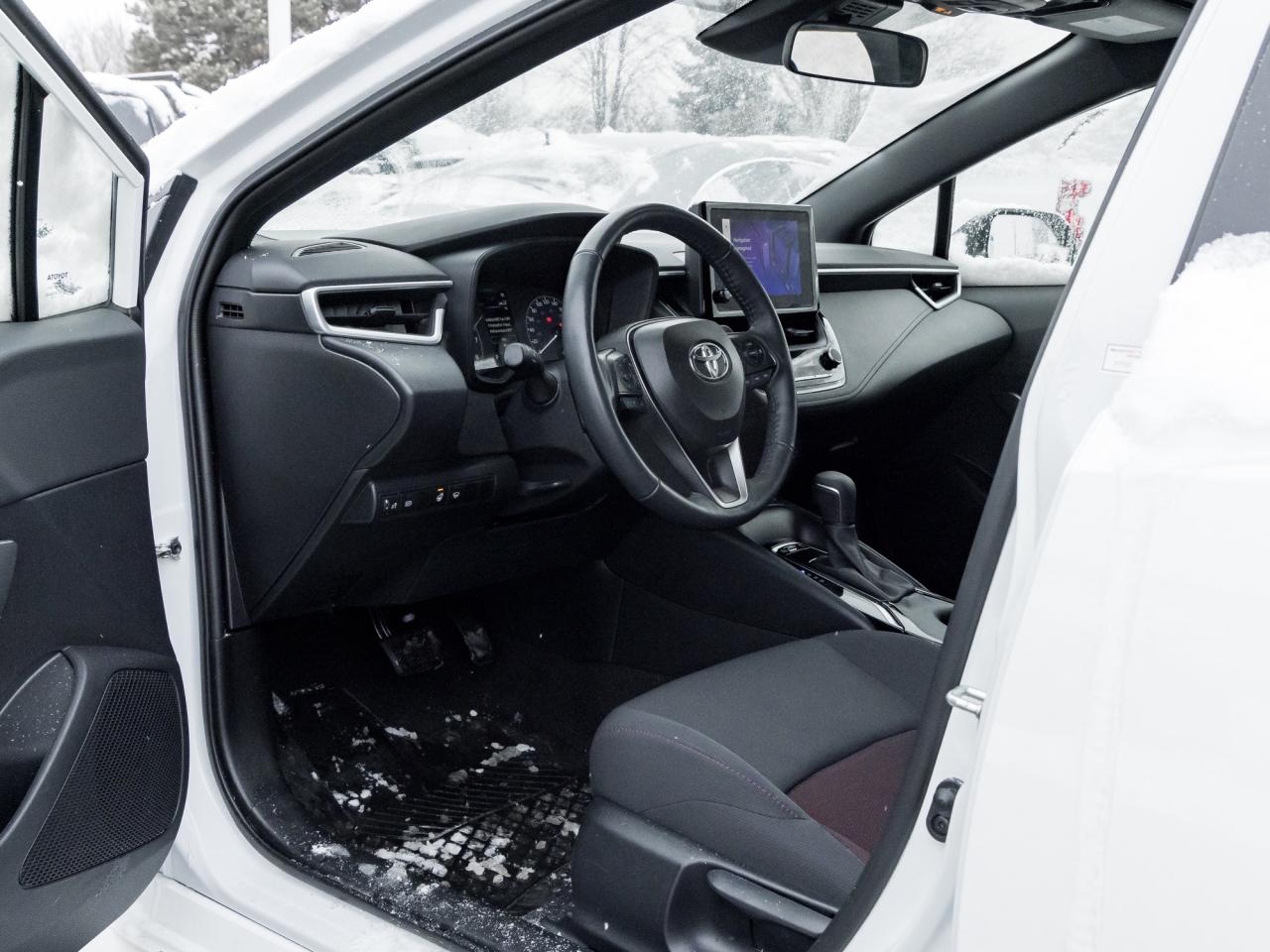 2024 Toyota Corolla L CVT   Winter tires   Local trade   Clean Carfax Photo