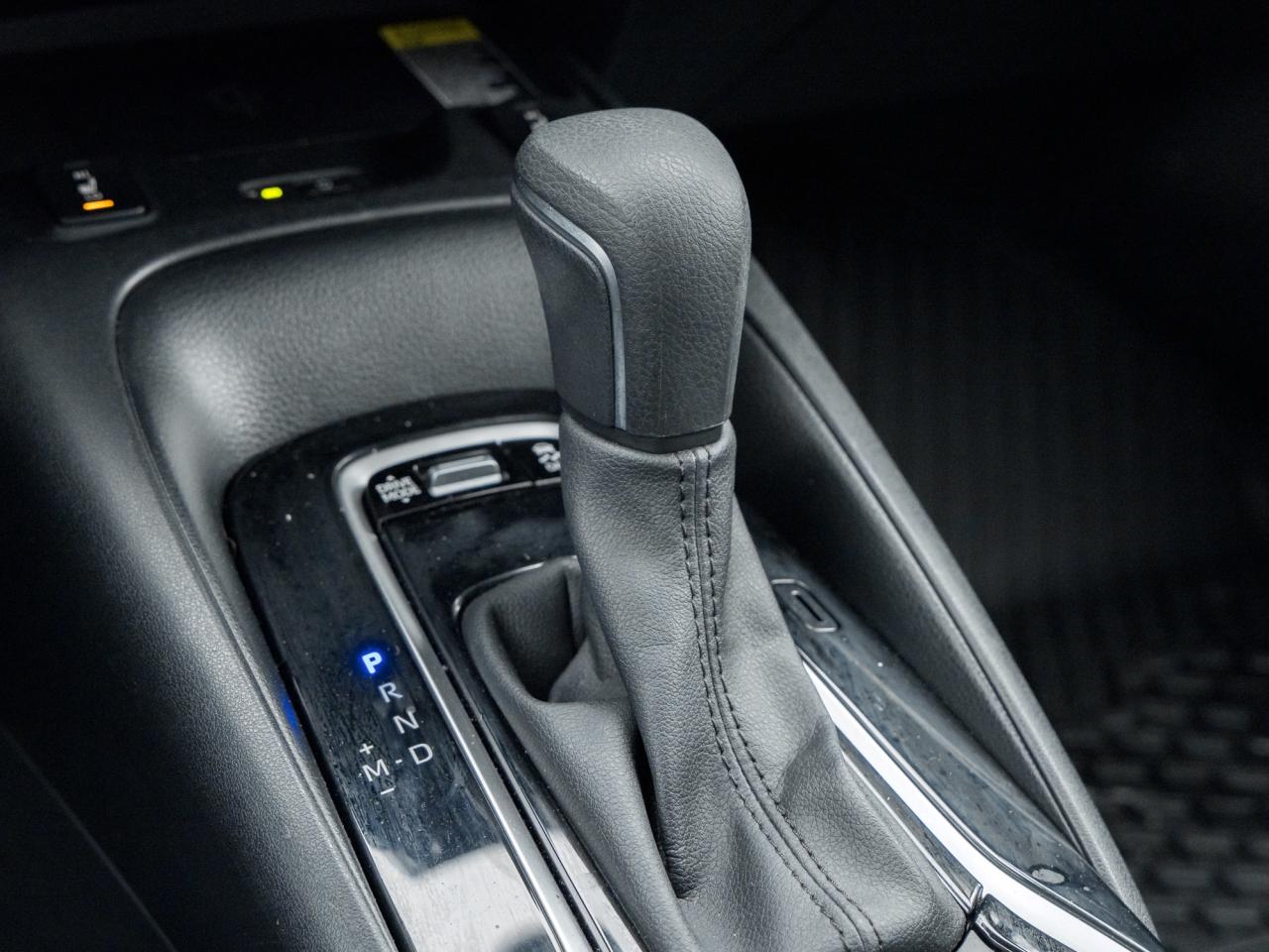 2024 Toyota Corolla L CVT   Winter tires   Local trade   Clean Carfax Photo