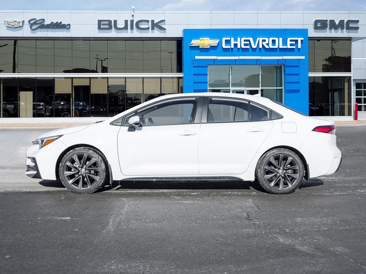 2024 Toyota Corolla SE CVT   Clean Carfax   Local trade   Low KMs! Photo2