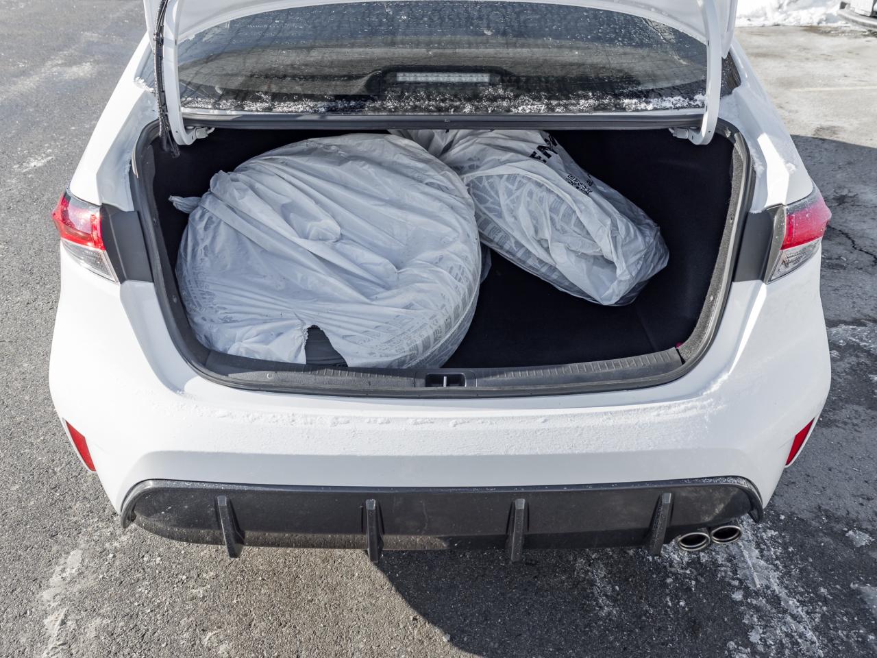 2024 Toyota Corolla SE CVT   Clean Carfax   Local trade   Low KMs! Photo