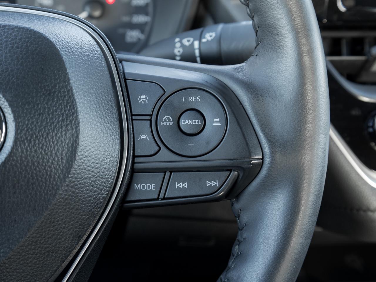 2024 Toyota Corolla SE CVT   Clean Carfax   Local trade   Low KMs! Photo