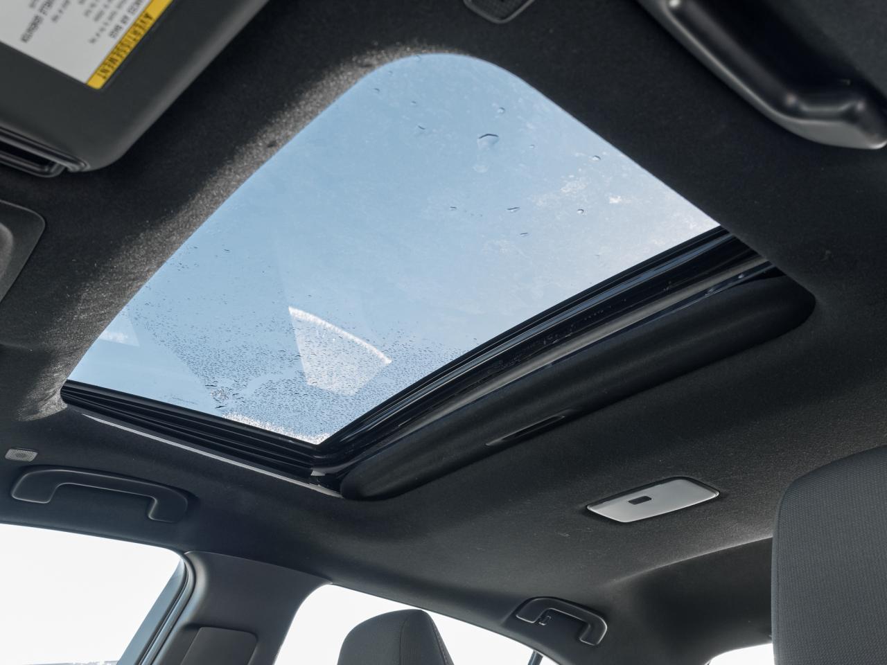 2024 Toyota Corolla SE CVT   Clean Carfax   Local trade   Low KMs! Photo