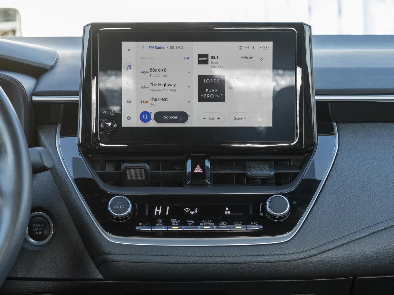 2024 Toyota Corolla SE CVT   Clean Carfax   Local trade   Low KMs! Photo