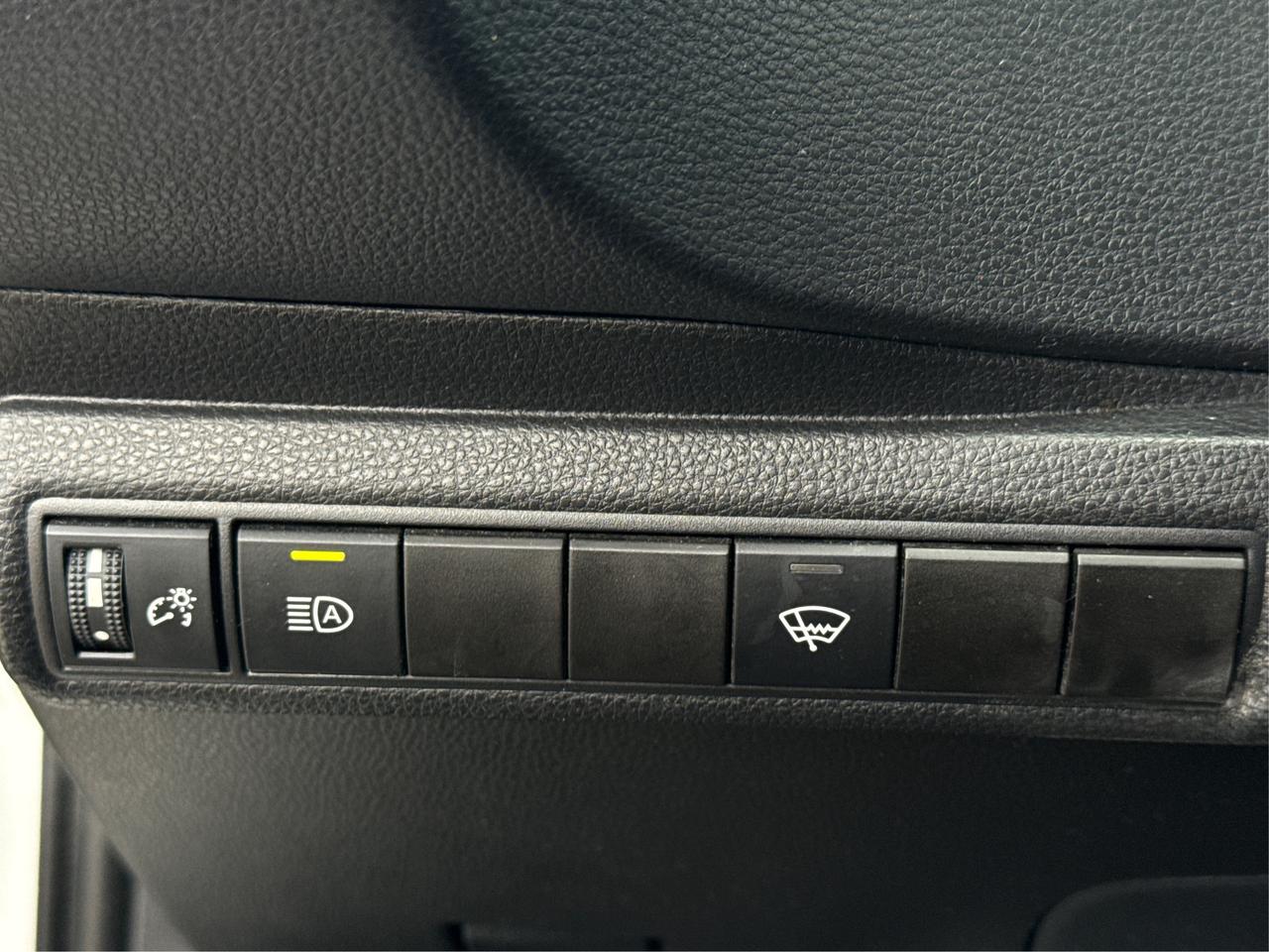 2023 Toyota Corolla HEATED SEATS MINT MUST SEE WE FINANCE ALL CREDIT! Photo