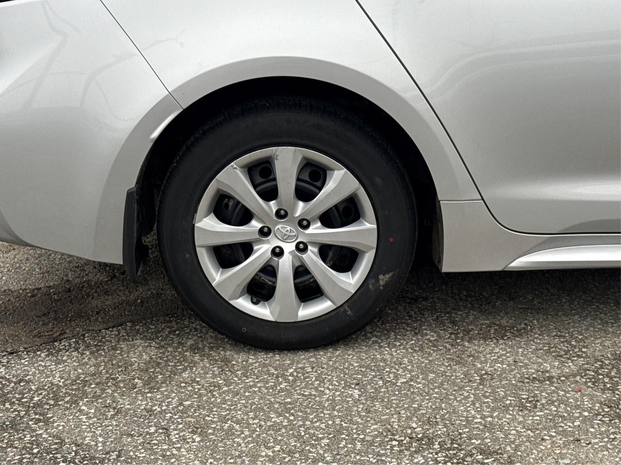 2023 Toyota Corolla HEATED SEATS MINT MUST SEE WE FINANCE ALL CREDIT! Photo