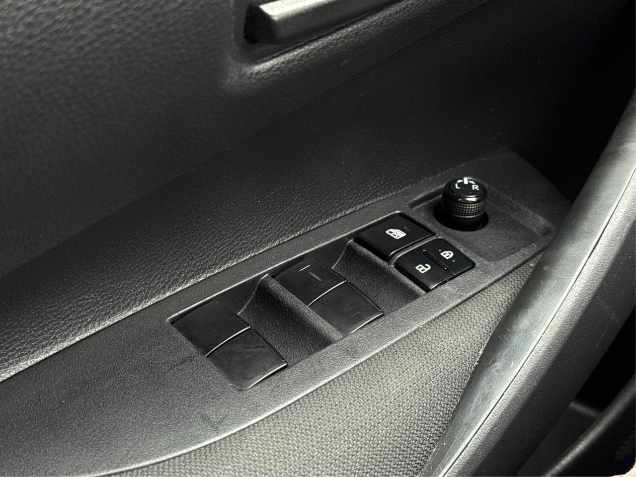 2023 Toyota Corolla HEATED SEATS MINT MUST SEE WE FINANCE ALL CREDIT! Photo