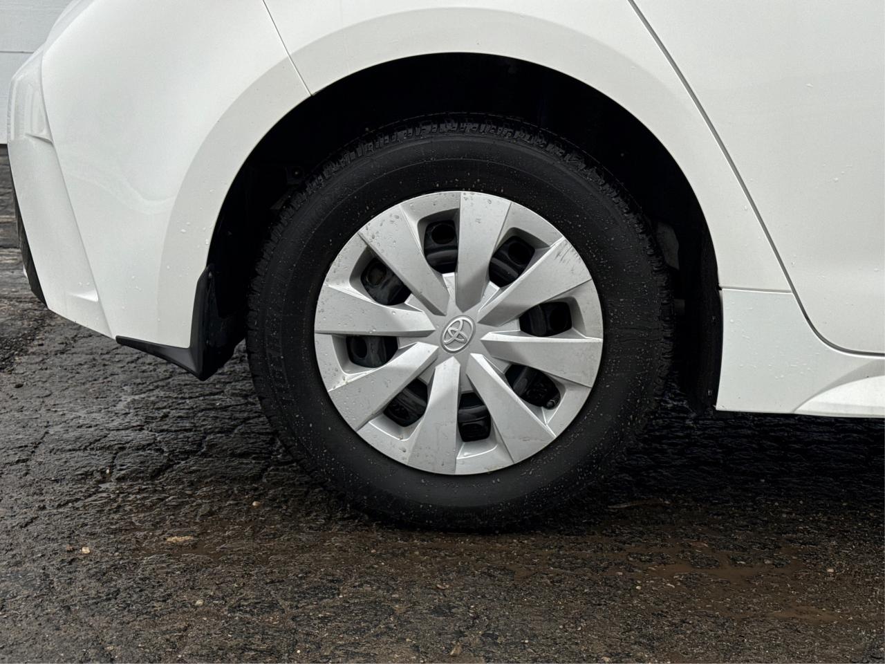 2023 Toyota Corolla Hatchback CLEAN! MUST SEE!  WE FINANCE ALL CREDIT! APPLY NOW Photo