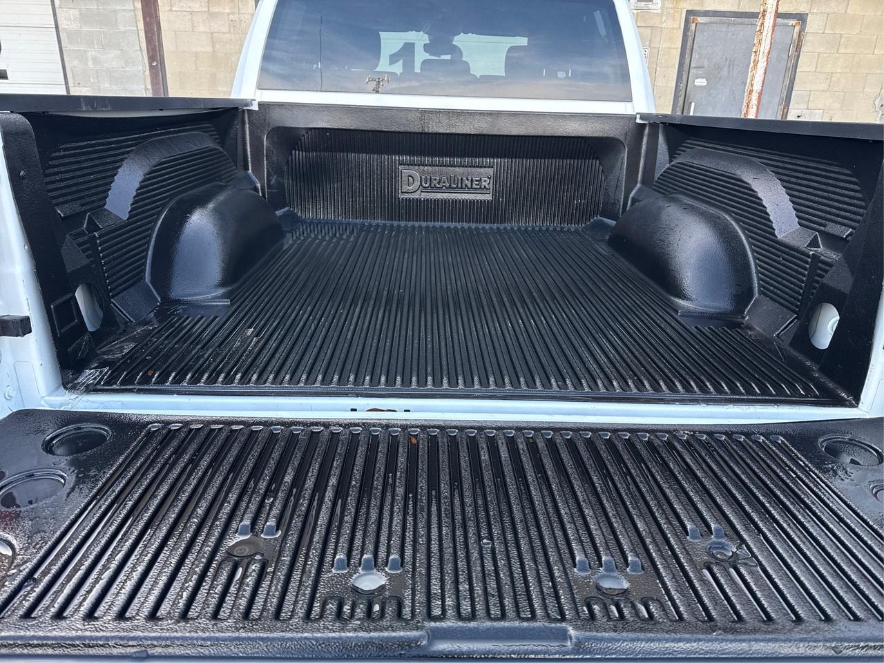 2023 RAM 1500 Classic SLT 4x4 Crew Cab 5'7  BX MINT WE FINANC ALL CREDIT Photo