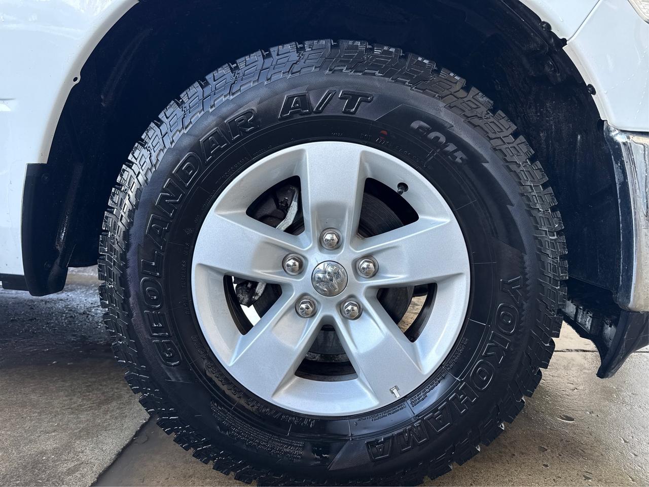 2023 RAM 1500 Classic SLT 4x4 Crew Cab 5'7  BX MINT WE FINANC ALL CREDIT Photo