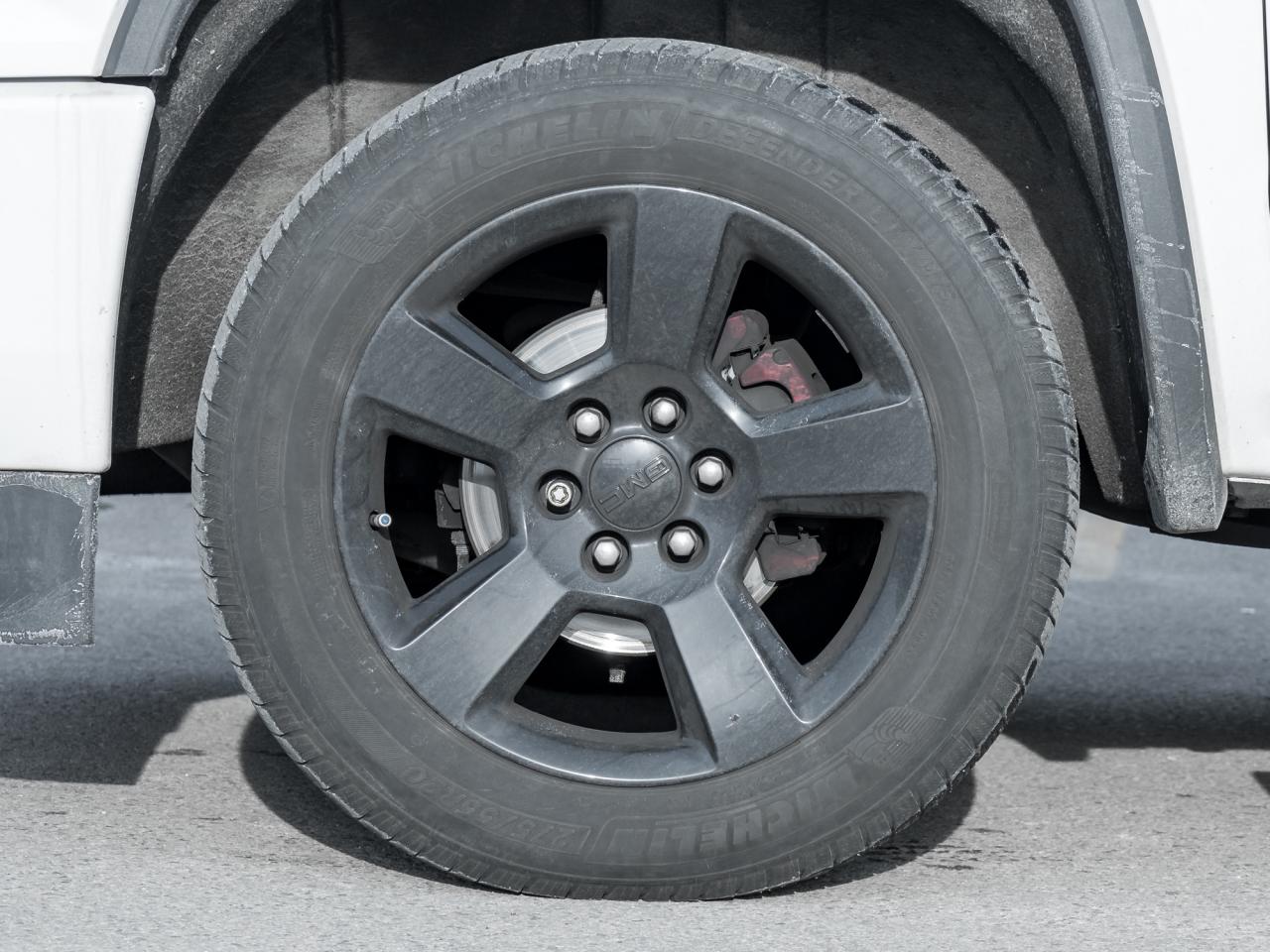 2017 GMC Sierra 1500 4WD Crew Cab 143.5  SLE   Certified! Photo3