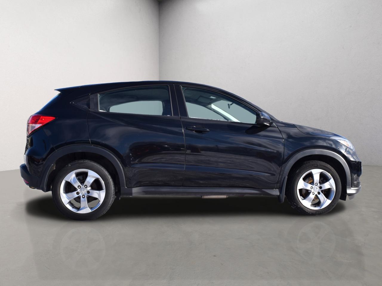 2017 Honda HR-V LX AWD Photo3