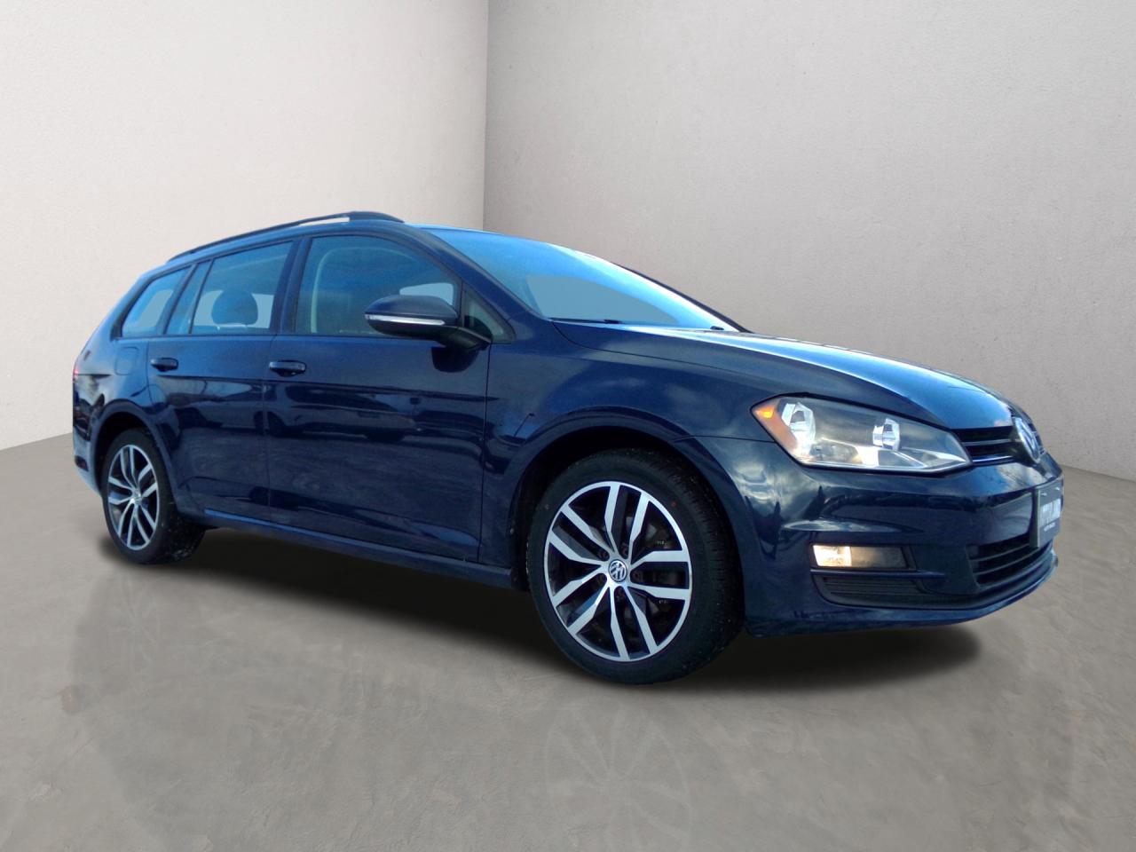 2016 Volkswagen Golf SportWagen Leather Sunroof Navigation Photo2