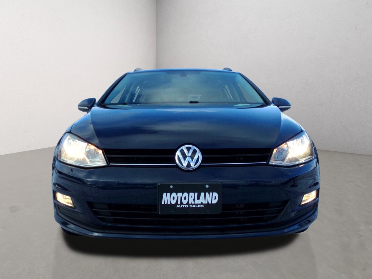 2016 Volkswagen Golf SportWagen Leather Sunroof Navigation Photo