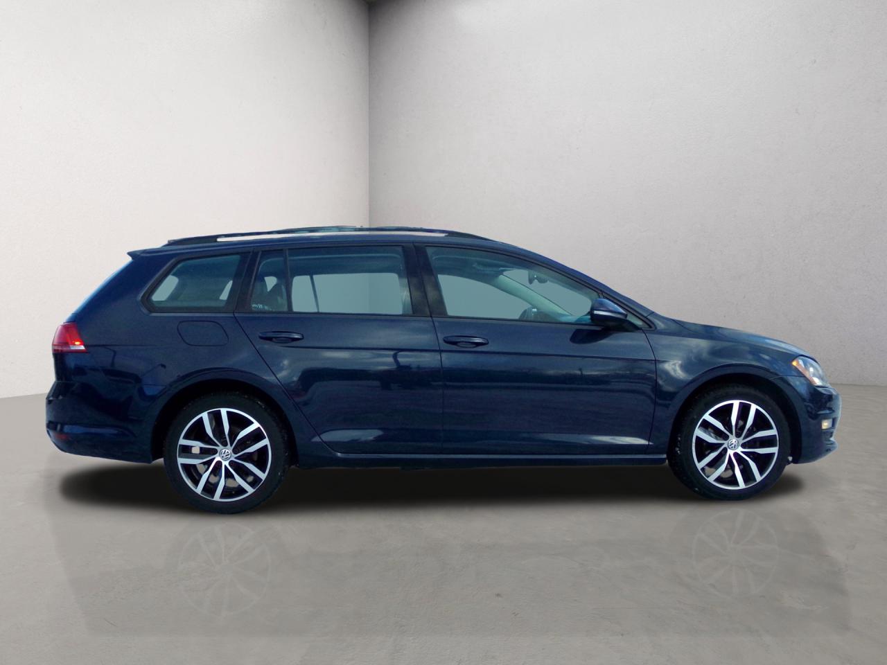 2016 Volkswagen Golf SportWagen Leather Sunroof Navigation Photo3