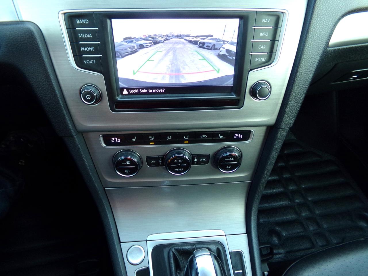 2016 Volkswagen Golf SportWagen Leather Sunroof Navigation Photo