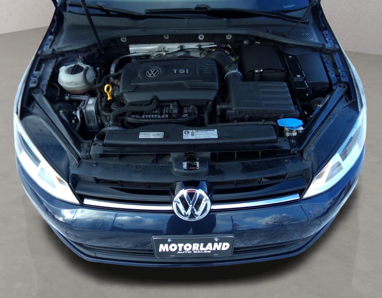 2016 Volkswagen Golf SportWagen Leather Sunroof Navigation Photo