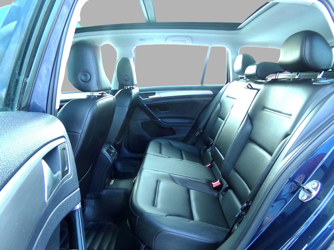 2016 Volkswagen Golf SportWagen Leather Sunroof Navigation Photo