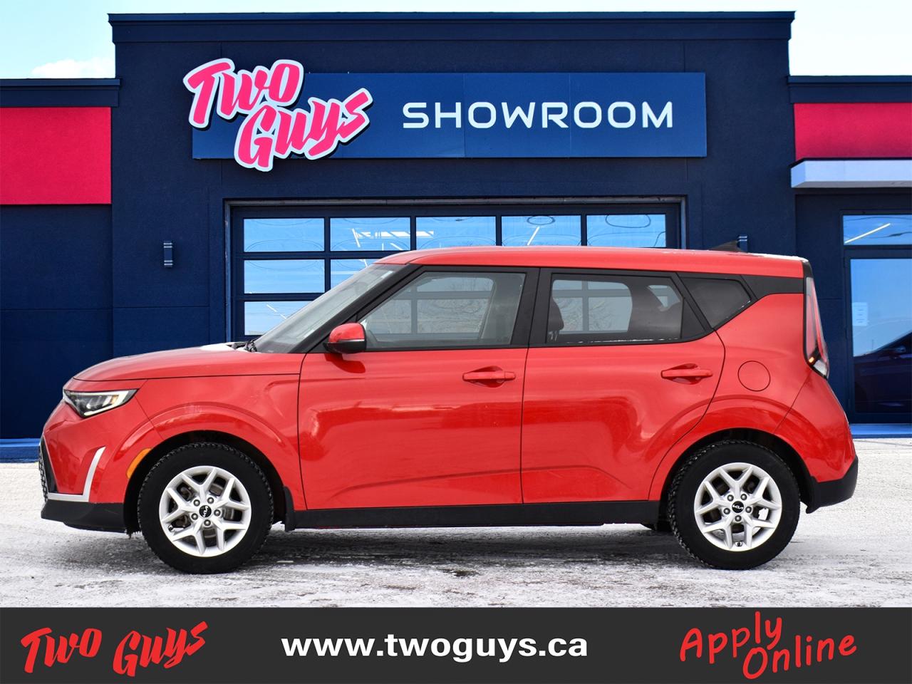 2023 Kia Soul EX   New Tires   Htd Cloth   CarPlay Photo4