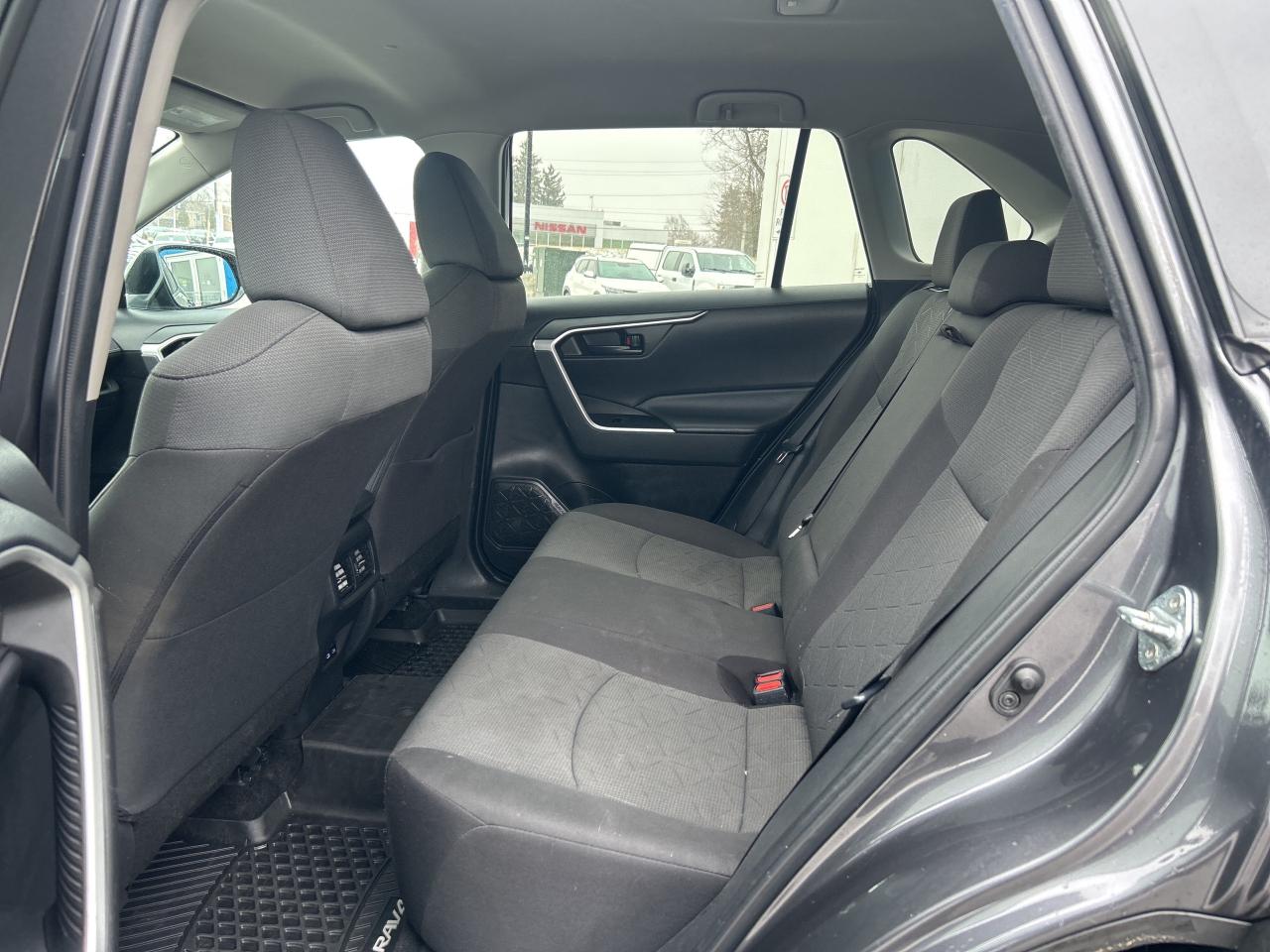 2022 Toyota RAV4 LE Photo