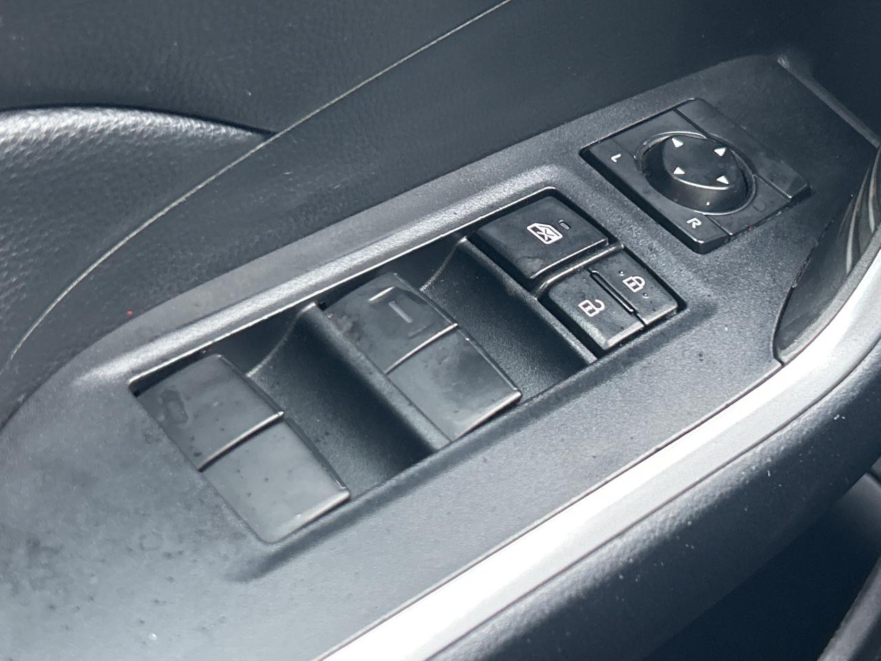 2022 Toyota RAV4 LE Photo