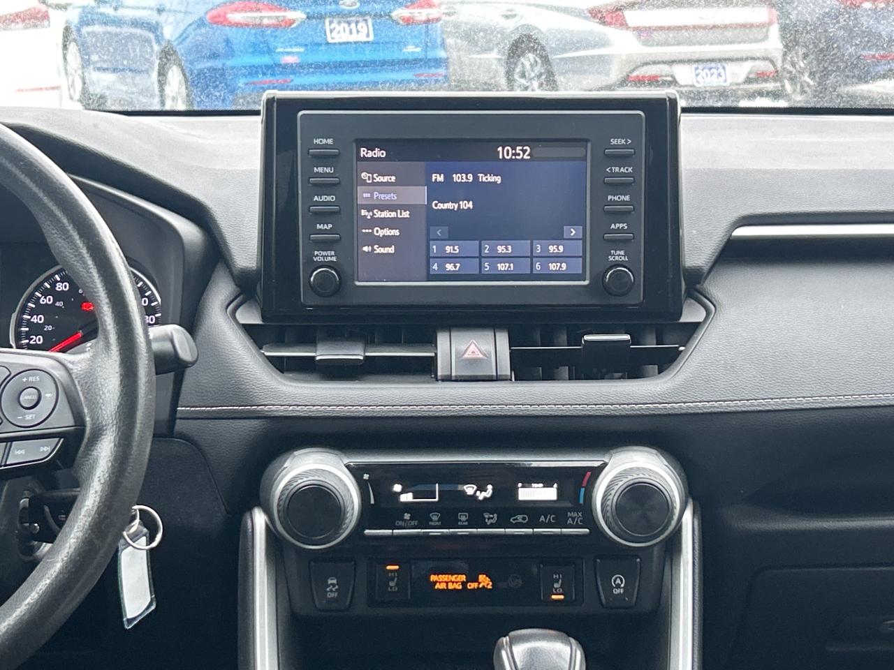 2022 Toyota RAV4 LE Photo