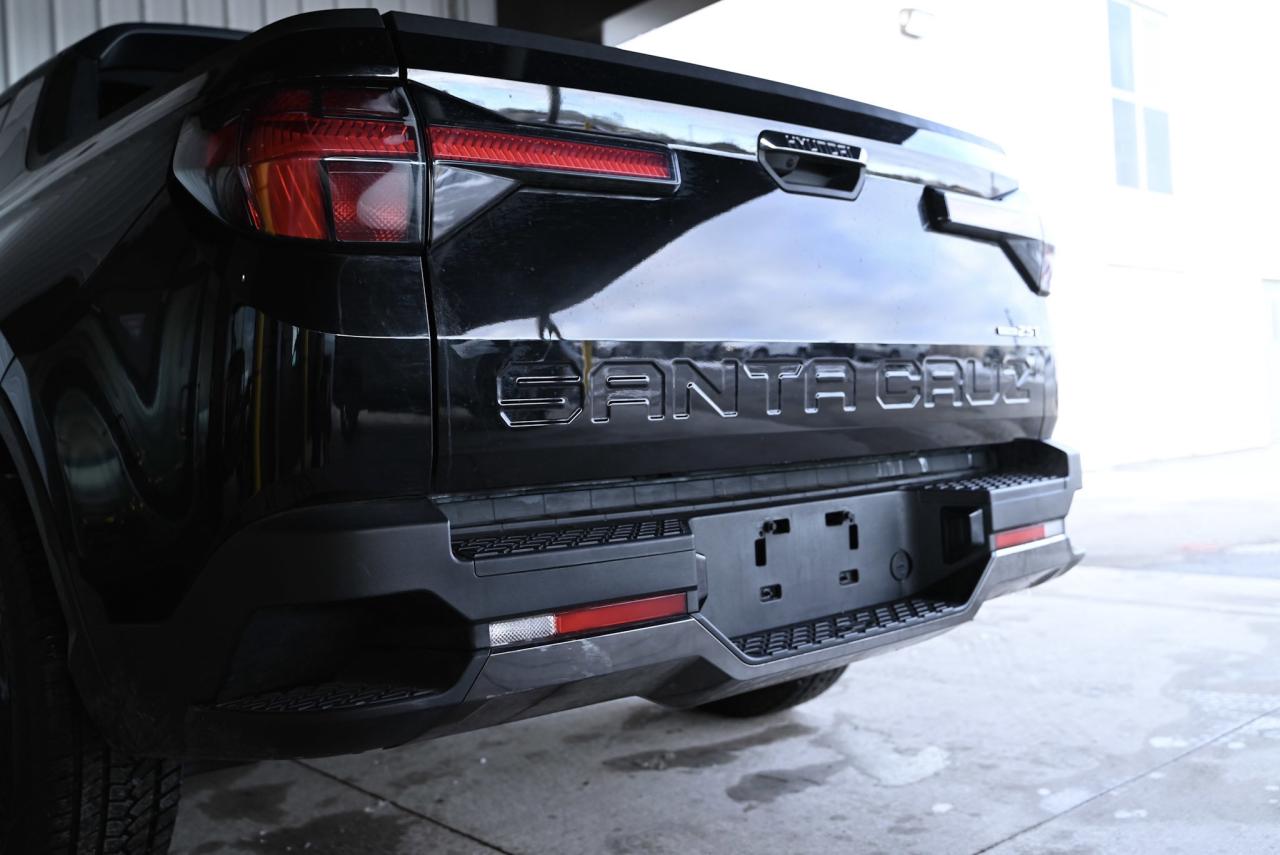 2024 Hyundai Santa Cruz Preferred/ AWD / Snow tire pkg included/ Bed Exten Photo4