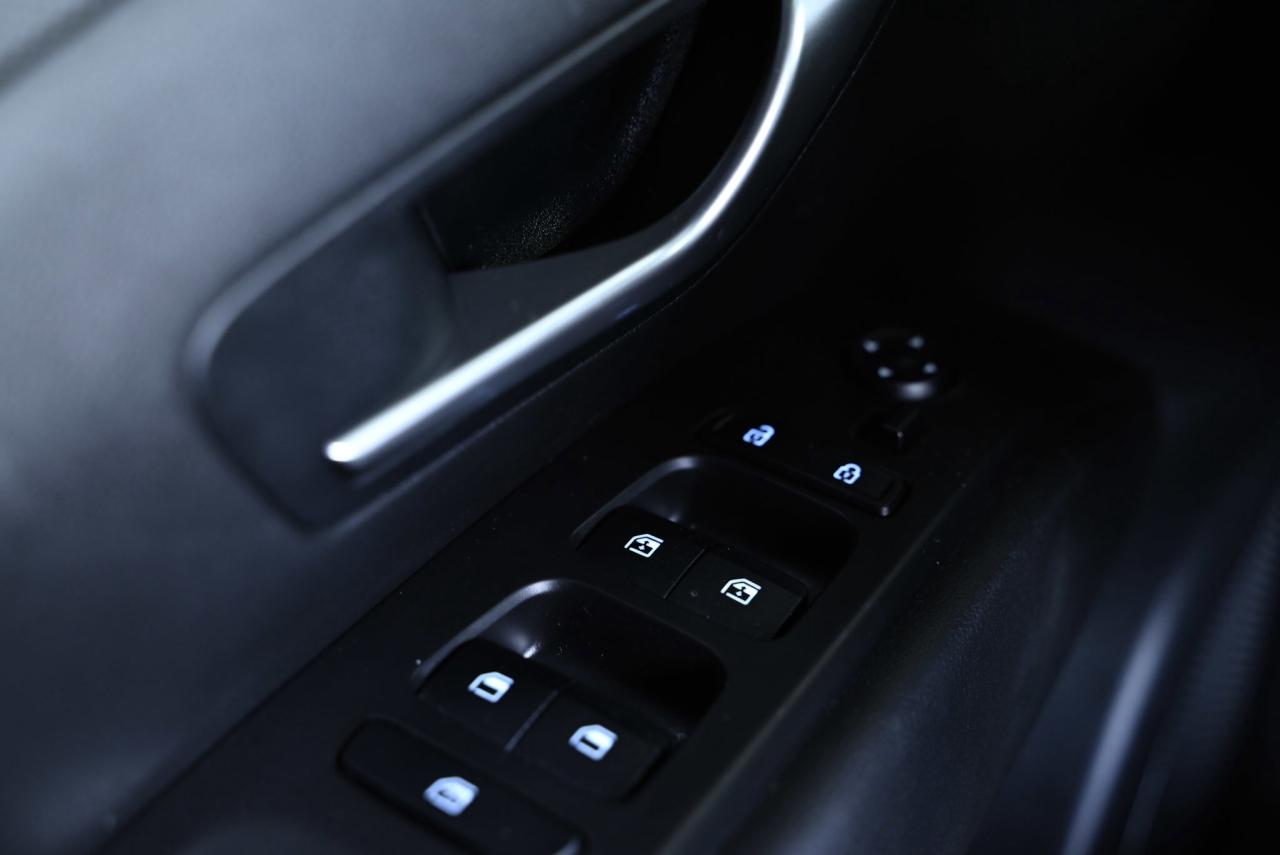 2024 Hyundai Santa Cruz Preferred/ AWD / Snow tire pkg included/ Bed Exten Photo