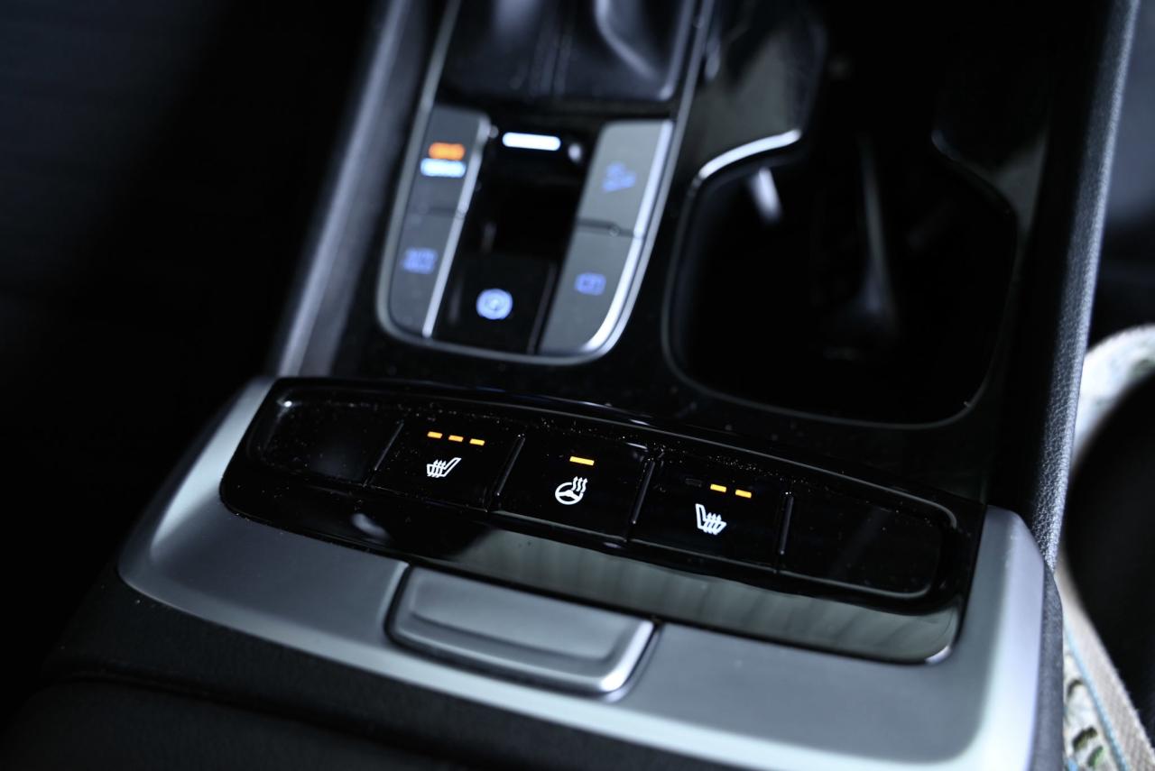 2024 Hyundai Santa Cruz Preferred/ AWD / Snow tire pkg included/ Bed Exten Photo