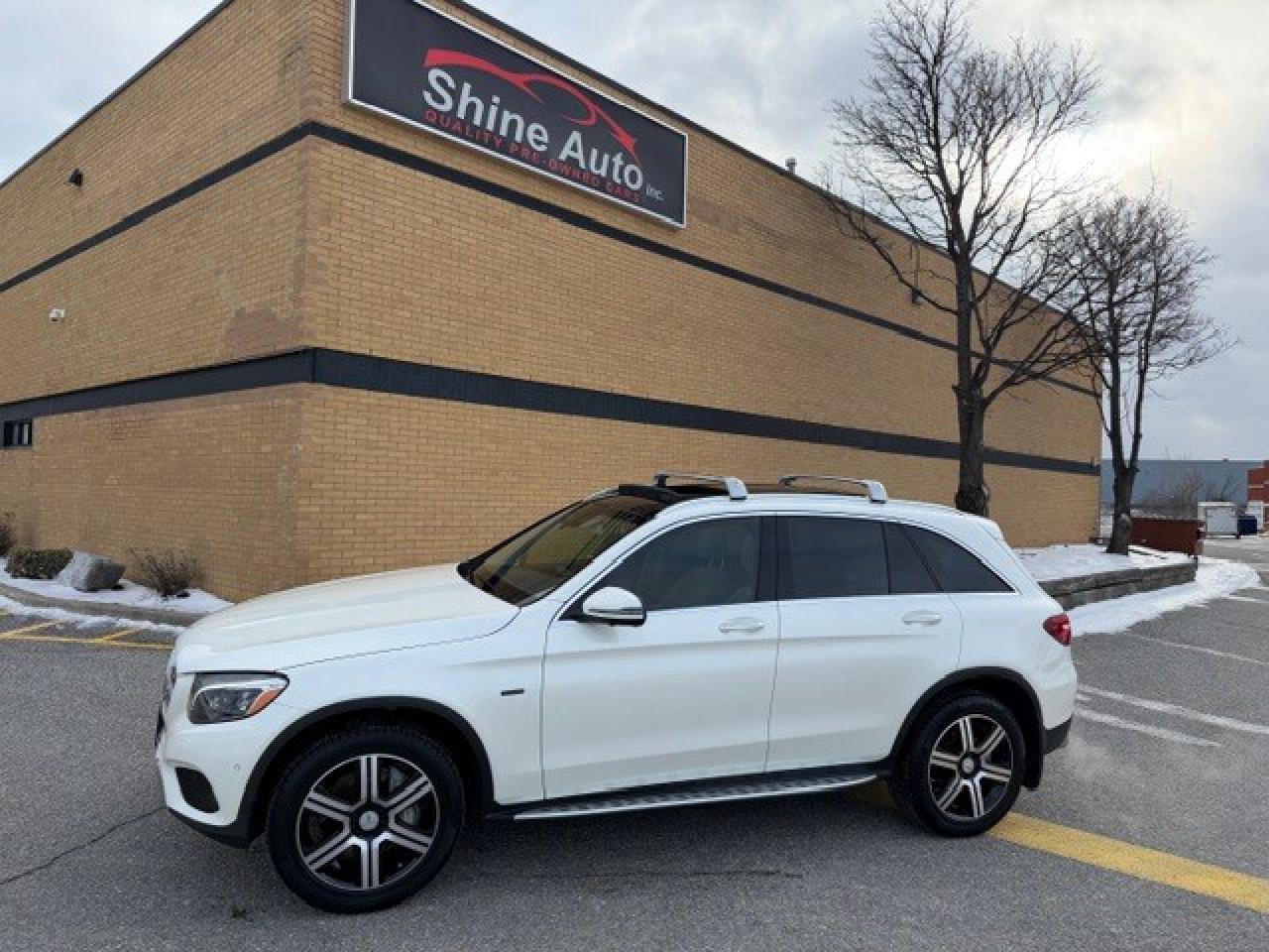 2019 Mercedes-Benz GLC 350e Plug In Hybrid 1 Owner Service Records Low km Photo
