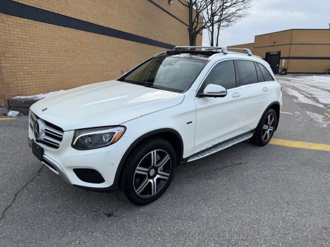 2019 Mercedes-Benz GLC 350e Plug In Hybrid 1 Owner Service Records Low km Photo