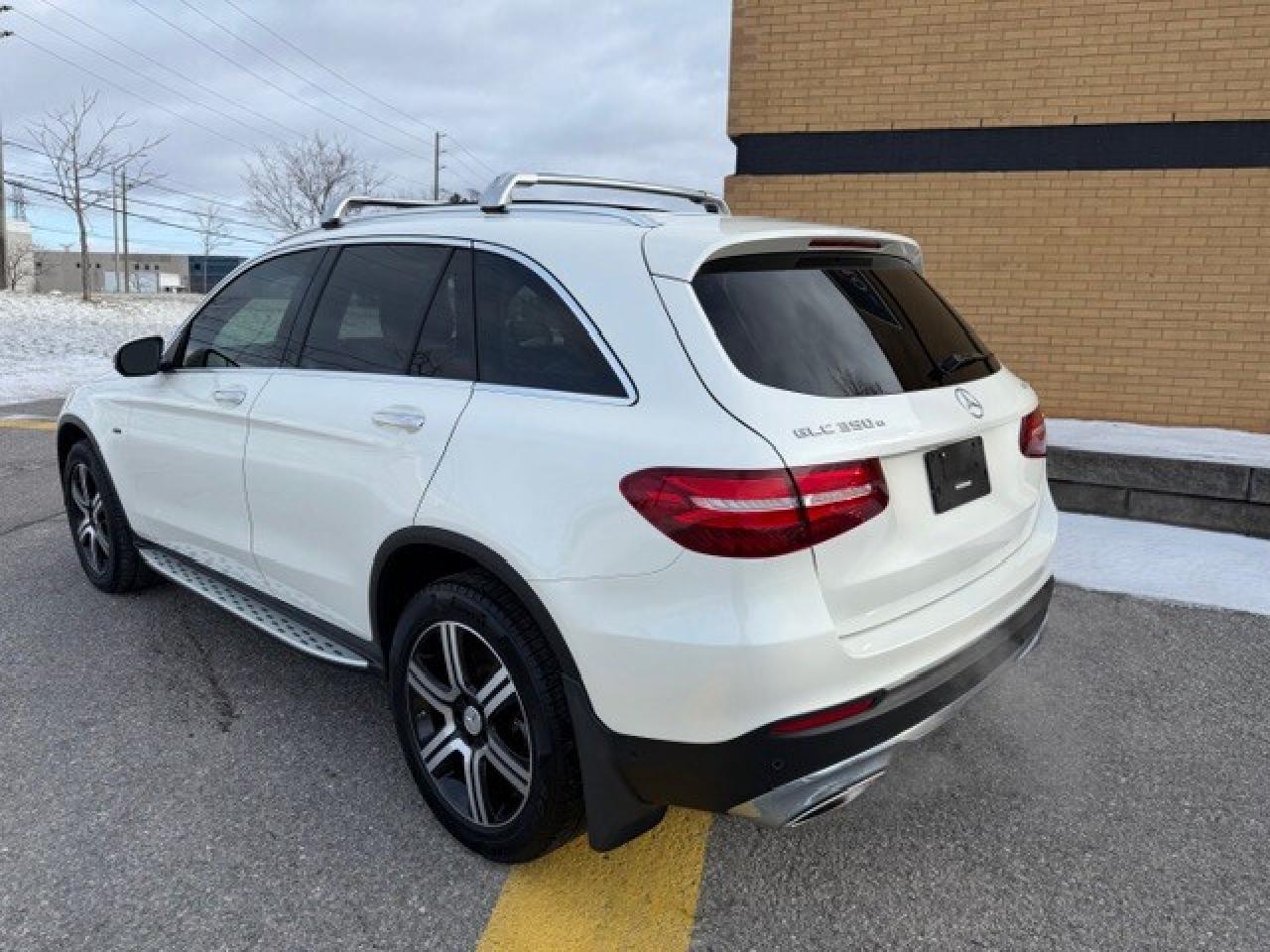 2019 Mercedes-Benz GLC 350e Plug In Hybrid 1 Owner Service Records Low km Photo
