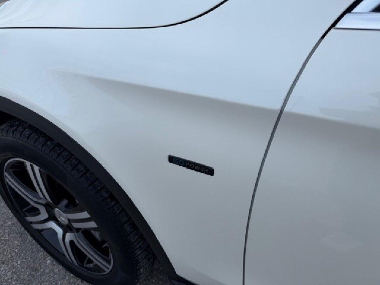 2019 Mercedes-Benz GLC 350e Plug In Hybrid 1 Owner Service Records Low km Photo