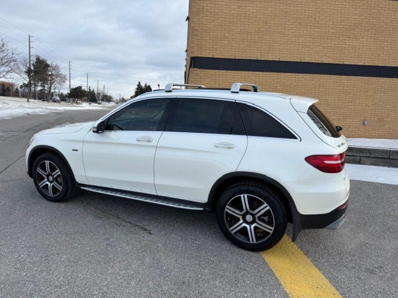 2019 Mercedes-Benz GLC 350e Plug In Hybrid 1 Owner Service Records Low km Photo
