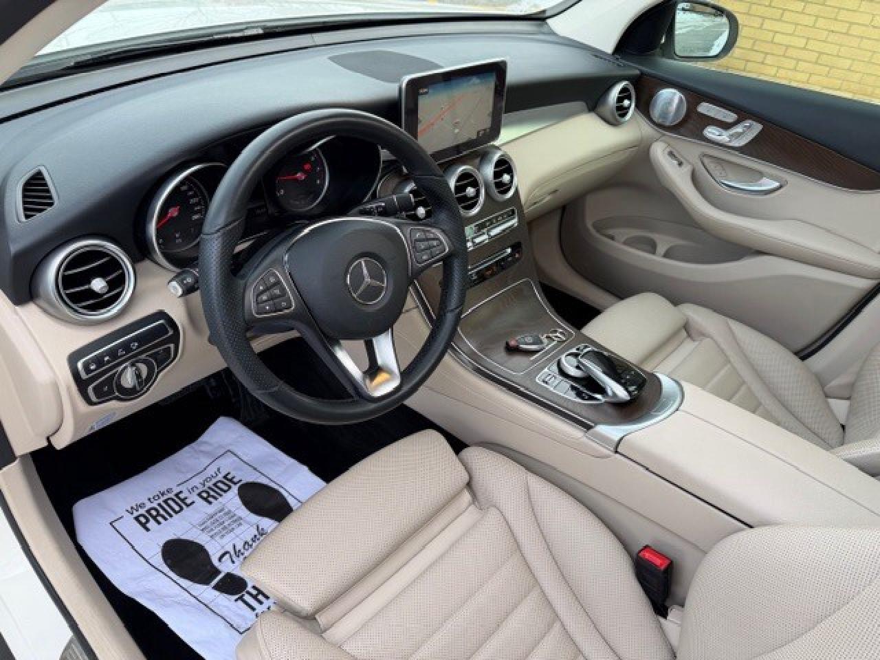 2019 Mercedes-Benz GLC 350e Plug In Hybrid 1 Owner Service Records Low km Photo