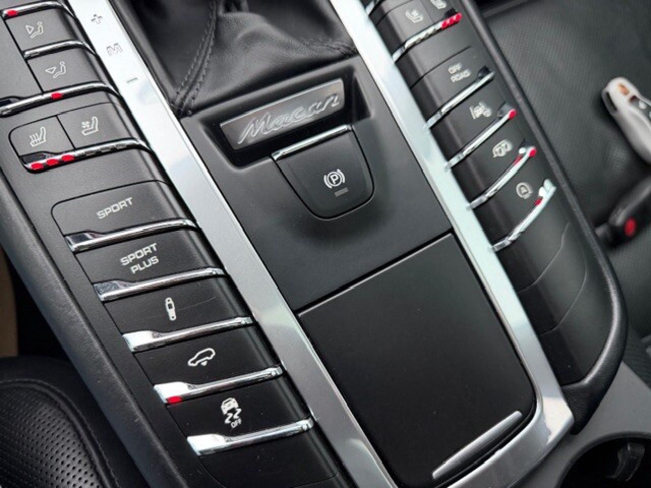 2017 Porsche Macan Turbo 2 Sets of Wheels Service History Certified Photo