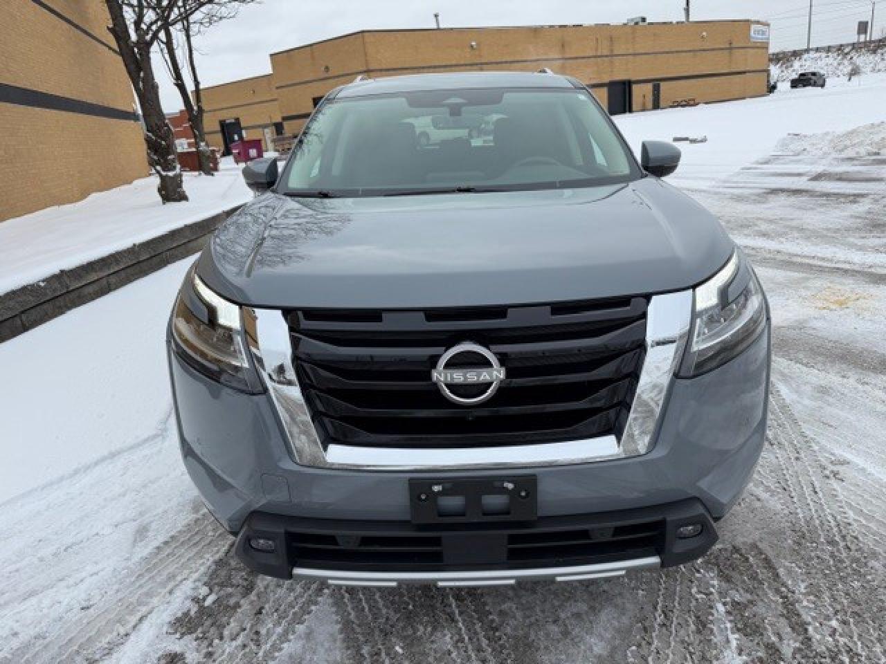 2023 Nissan Pathfinder SL 1 Owner Clean Carfax 2 Sets of wheels Certified Photo