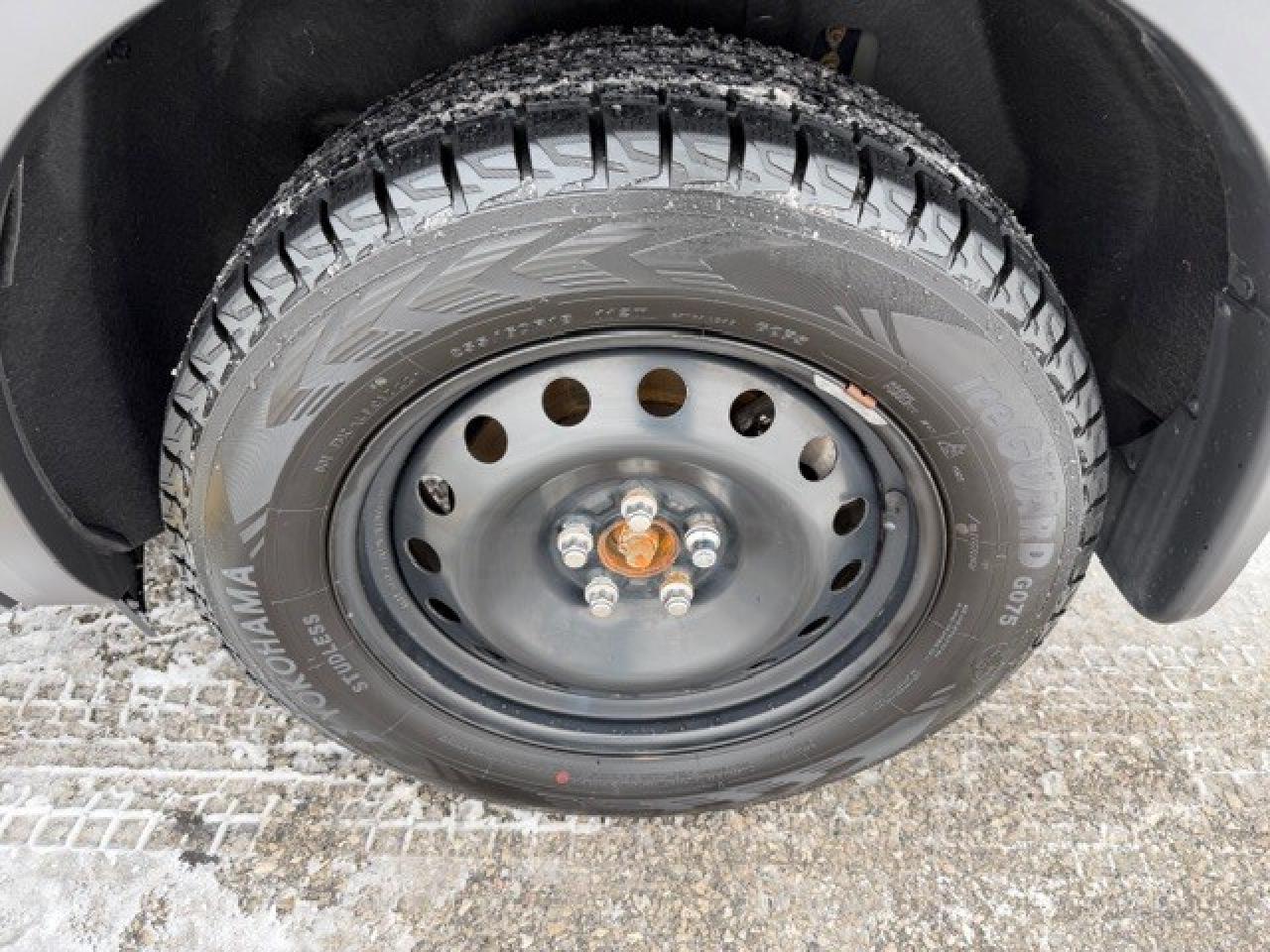 2023 Nissan Pathfinder SL 1 Owner Clean Carfax 2 Sets of wheels Certified Photo